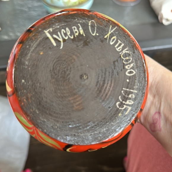 Signed Russian vintage hand painted vodka bottle holder (empty). - Picture 4 of 5